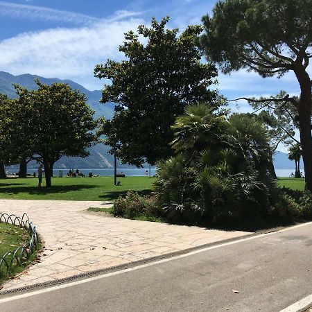 Appartamento Al Lago 加尔达湖滨 外观 照片