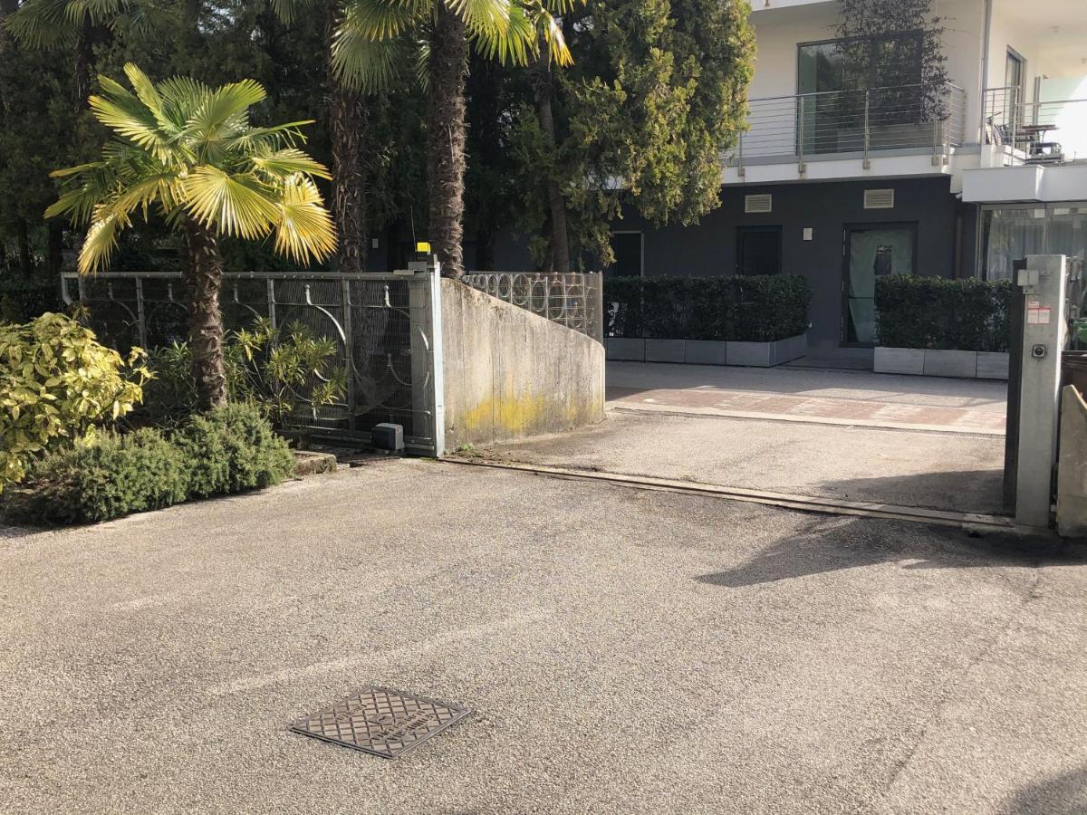 Appartamento Al Lago 加尔达湖滨 外观 照片