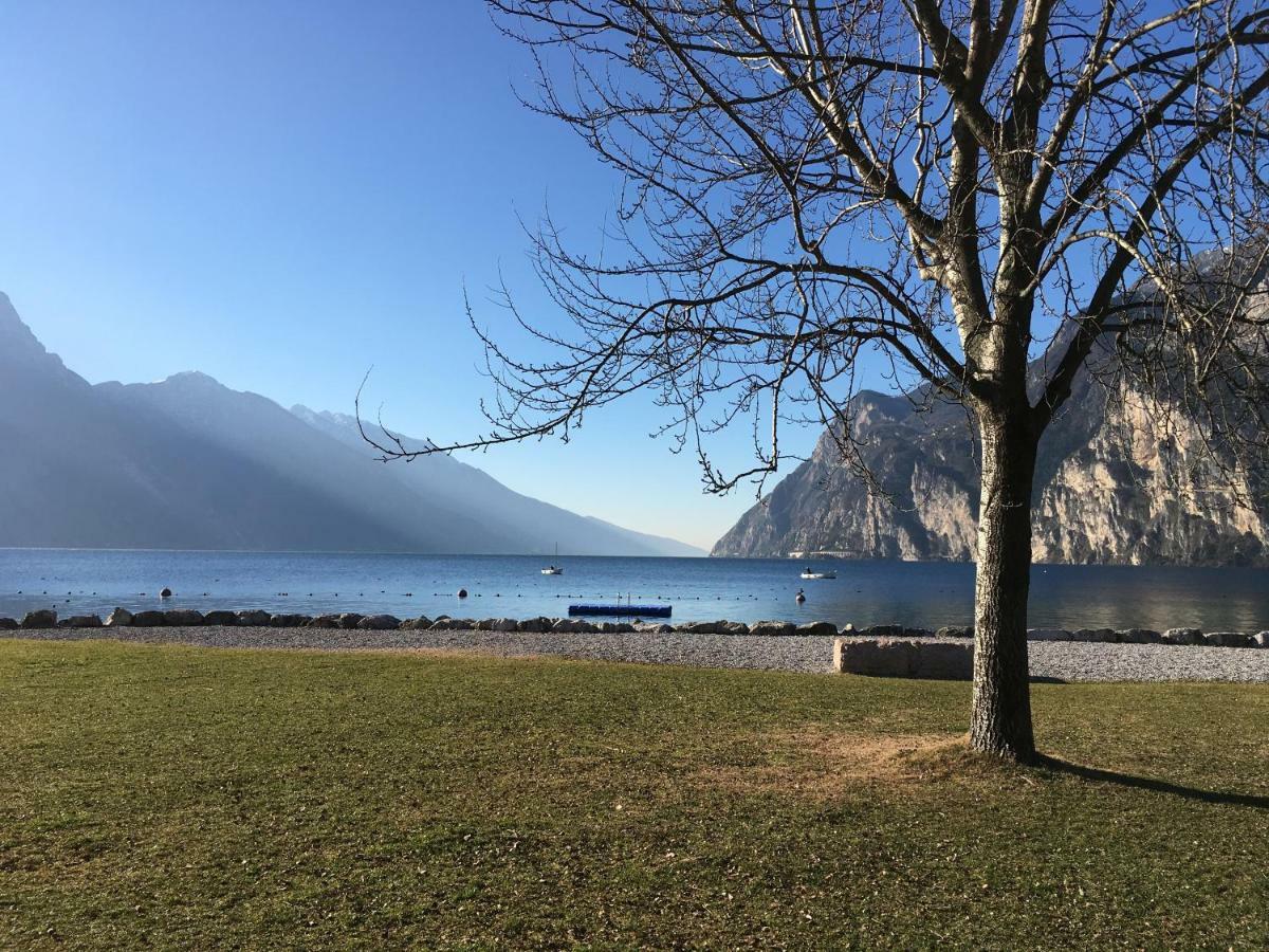 Appartamento Al Lago 加尔达湖滨 外观 照片