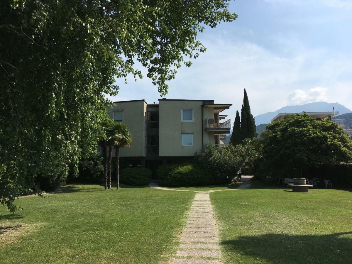 Appartamento Al Lago 加尔达湖滨 外观 照片