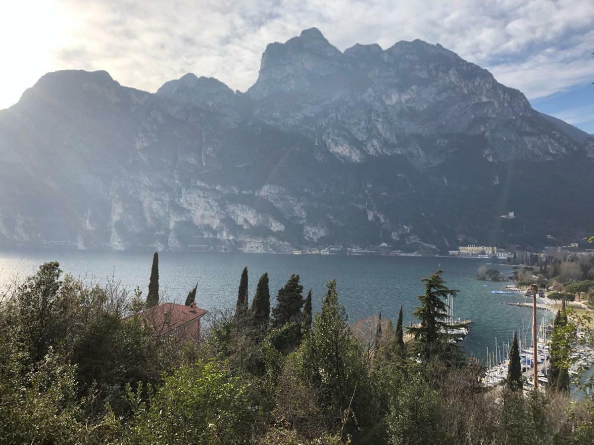 Appartamento Al Lago 加尔达湖滨 外观 照片